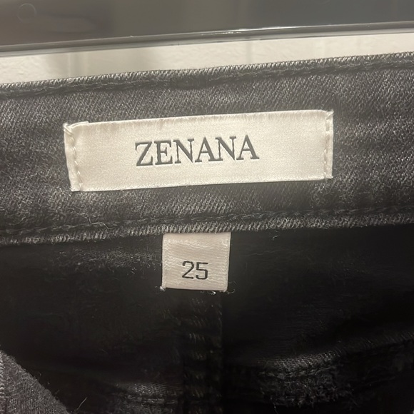 Zenana black distressed jeans. Excellent condition, only worn once. Size 25. - Picture 7 of 9